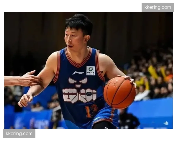 四川队左朕年坚持垃圾时间进攻 职业精神与赛场礼仪的碰撞 四川队左朕年坚持垃圾时间进攻 职业精神与赛场礼仪的碰撞